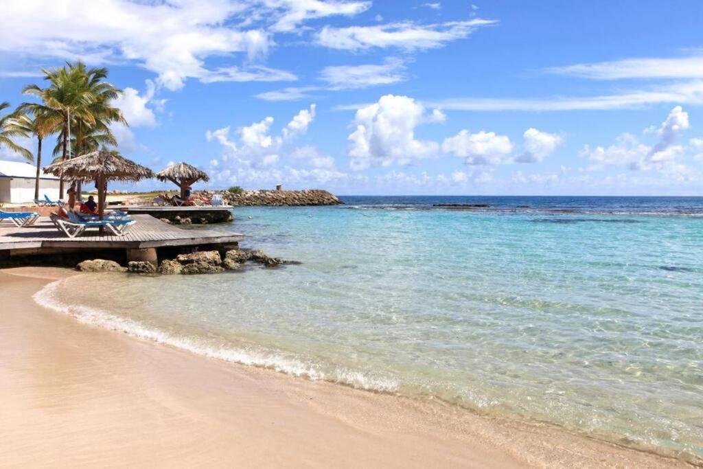 Agreable Studio Au Bord De Mer. Сен Франсоа Екстериор снимка