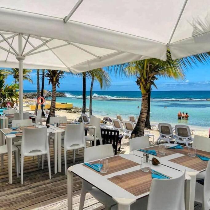 Agreable Studio Au Bord De Mer. Сен Франсоа Екстериор снимка